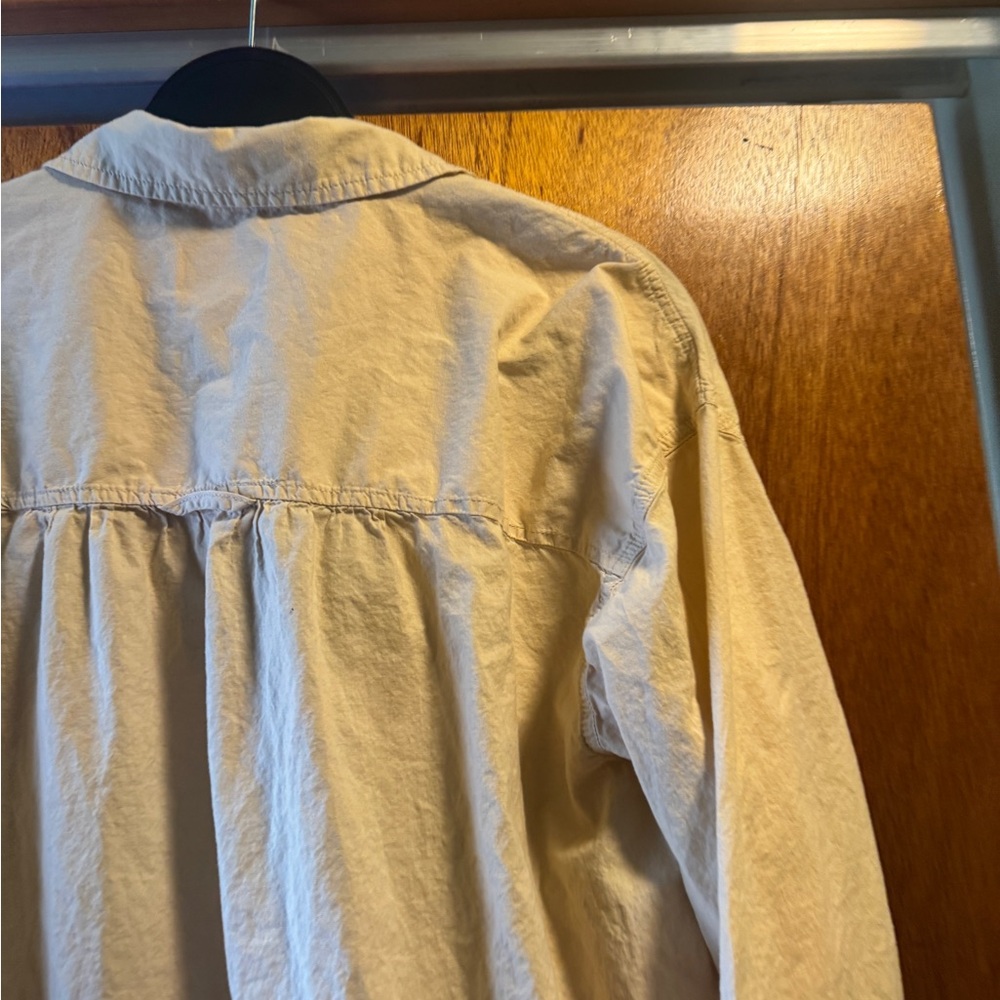 Universal Thread button up - Picture 7 of 9